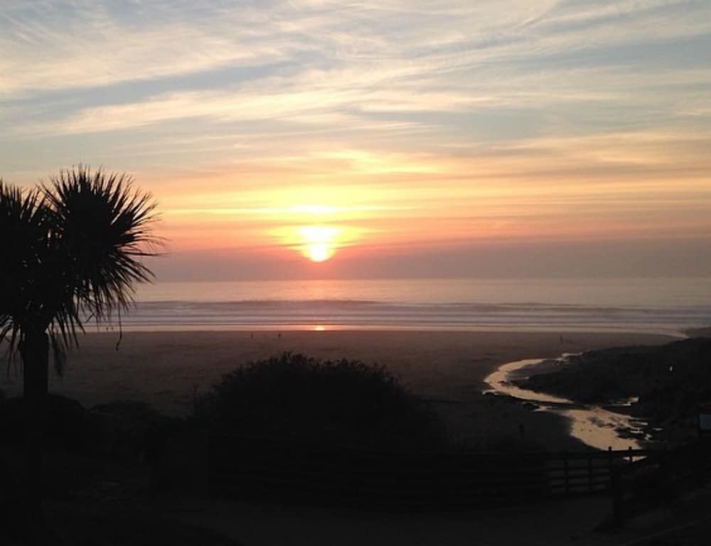Sunset at Woolacombe beach - greta Devon family days out