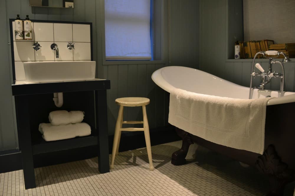 Bathroom in the Wentworth room at Bel & The Dragon Churt