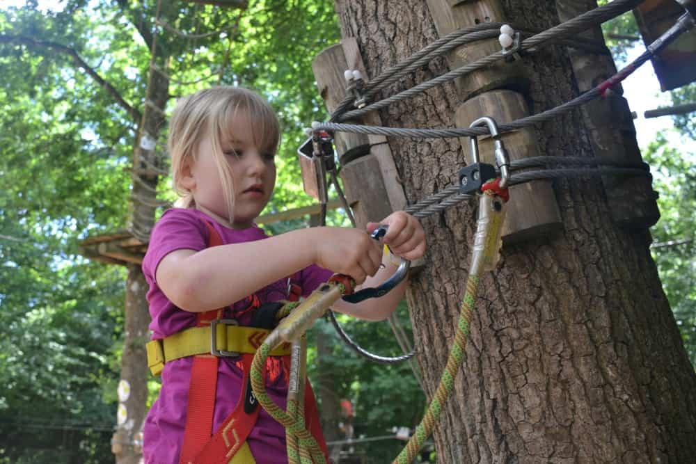 Tin Box Tot attaching carribena - Le Grand Defi tree top fun in France