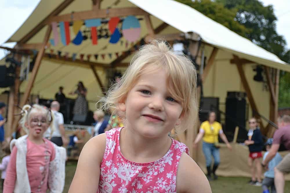 Tin Box Tot at Footlights main stage at Just So Festival 2017 - a family festival