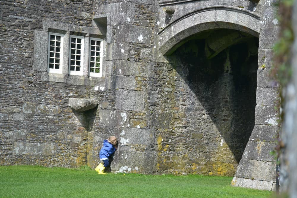 Tot under Castle - Pendennis Castle with kids