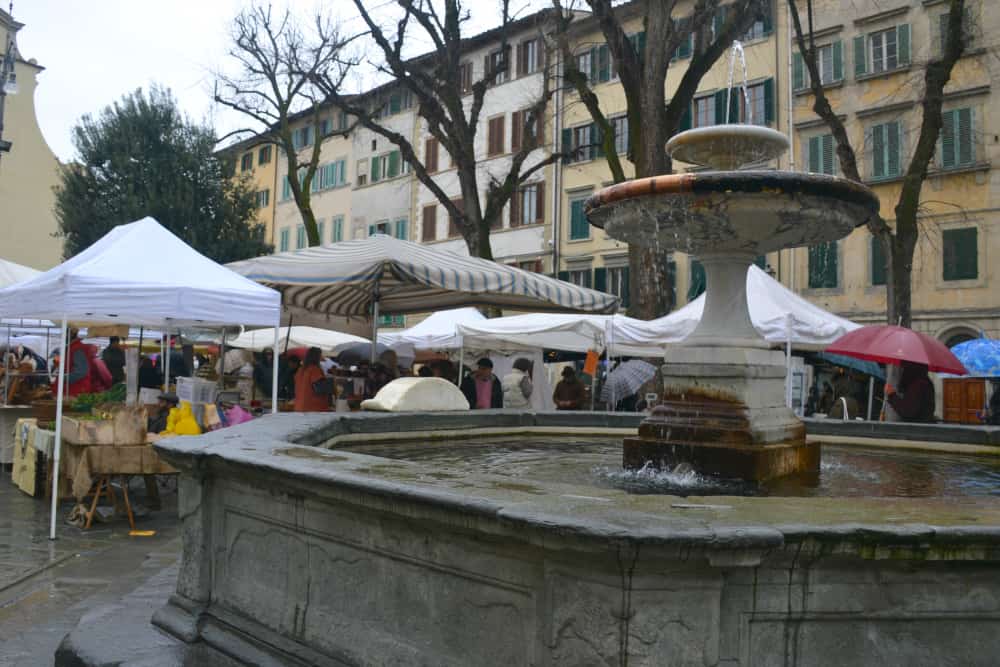Fountain - essential sights in Florence