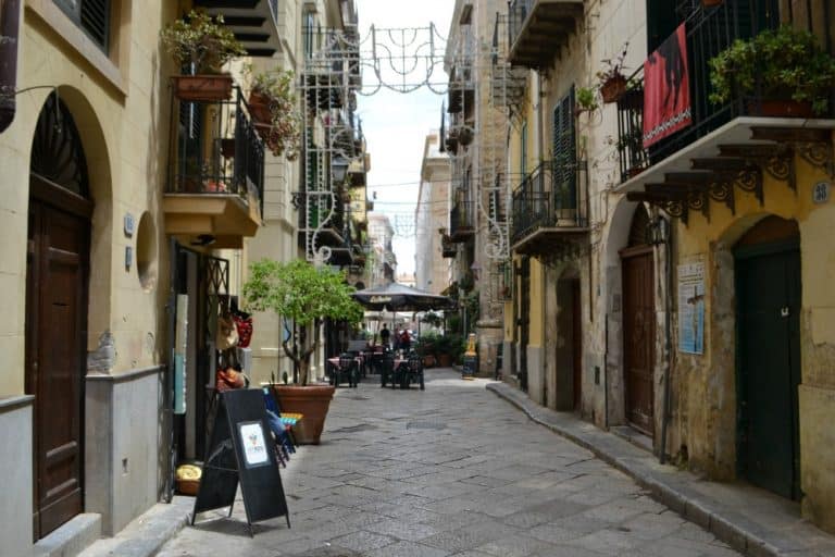 Palermo Street - Sicily with kids: 5 things to do in and around Palermo