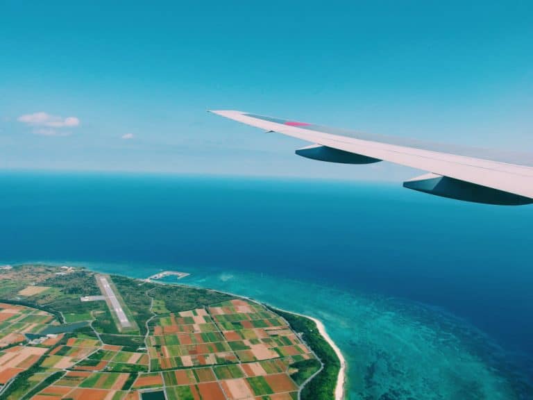 Aeroplane wing - Jack's Flight Club cheap flight deals for families