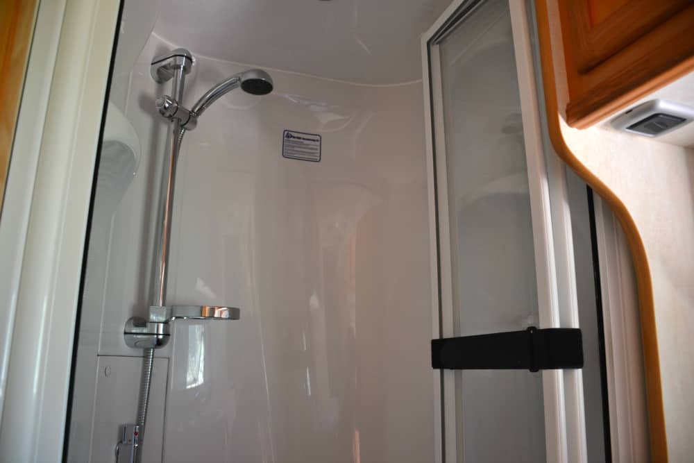 Caravan shower VELCRO® Brand strap - caravanning accessories to organise and tidy your caravan