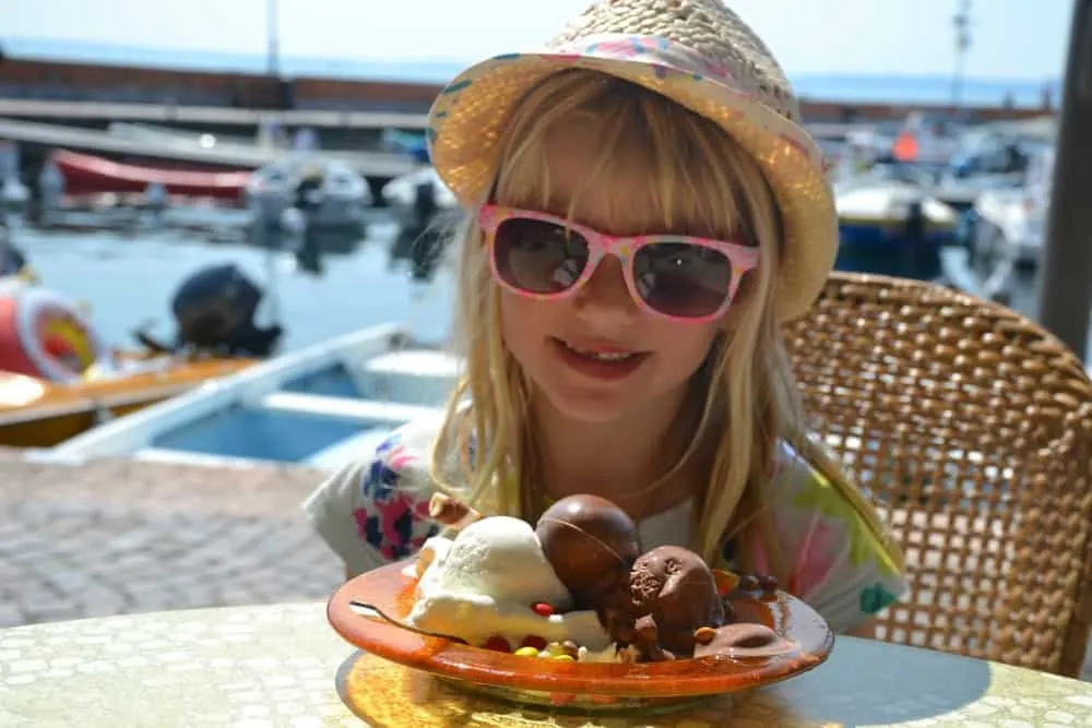 Tot with gelato Garda