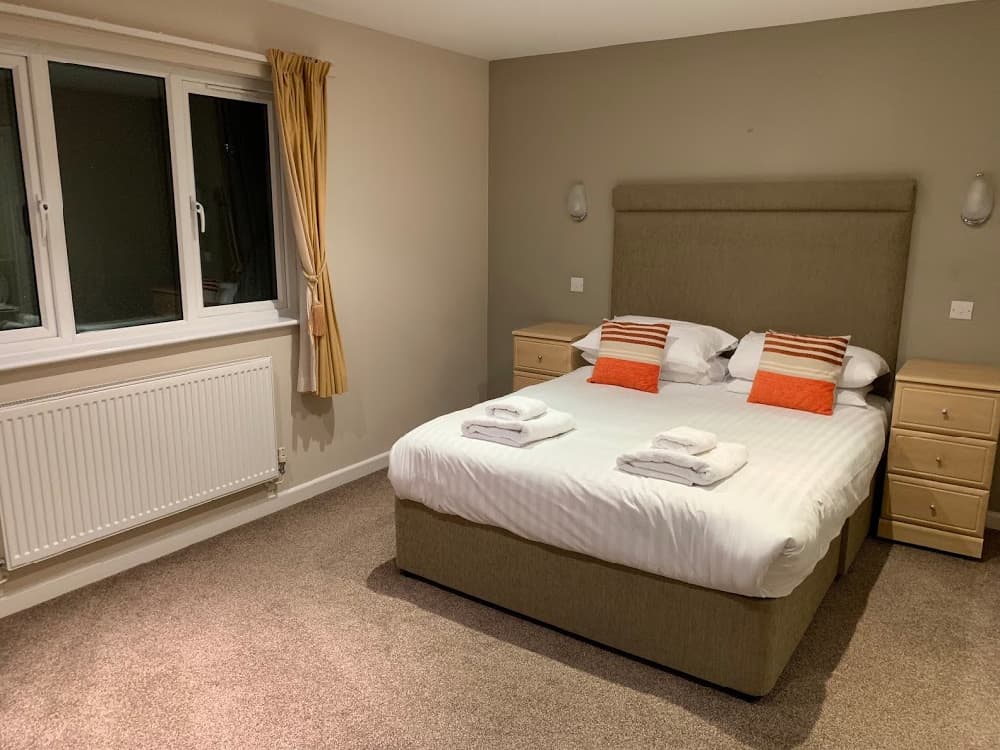 Master bedroom in Lodge 41 at Waterside Cornwall - lodge holidays in Cornwall
