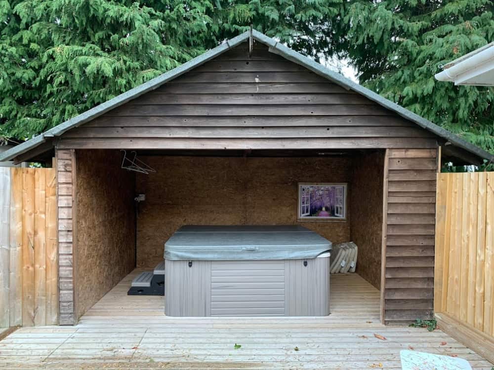 Hot tub - Luxury caravan with hot tub at Andrewshayes Holiday Park Devon