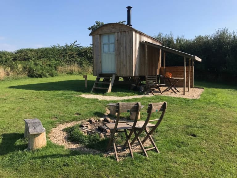 The Hut shepherds hut at Strawfields campsite - Glamping in North Devon