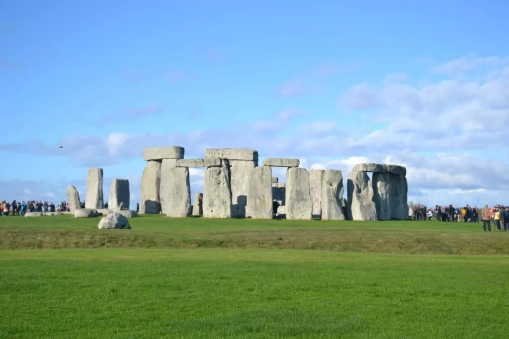 Stonehenge - legendary places to visit in England with kids