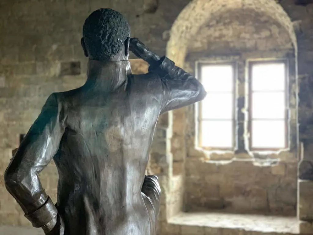 Prisoner figure in keep