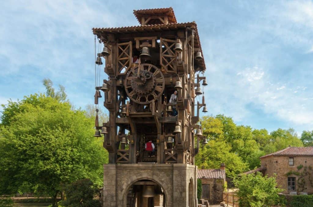 Le Grand Carillon mechanical clock 