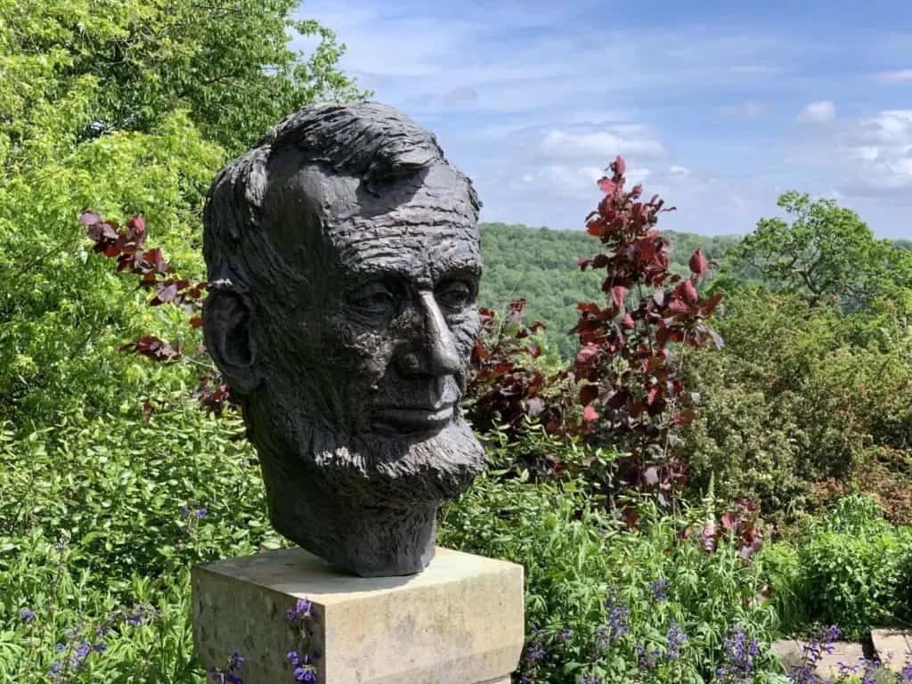 Lincoln bust