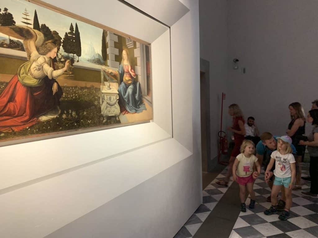 Family tour of Uffizi gallery in Florence
