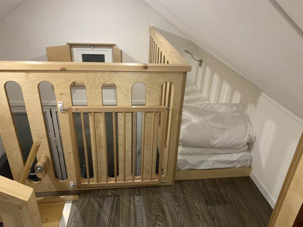 Single bed upstairs in beach lodge