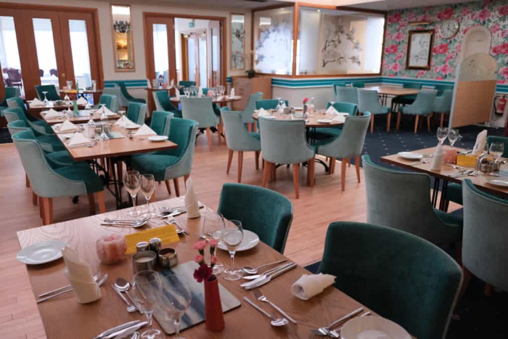 Lincoln Restaurant in Langstone Cliff Hotel in Dawlish Warren