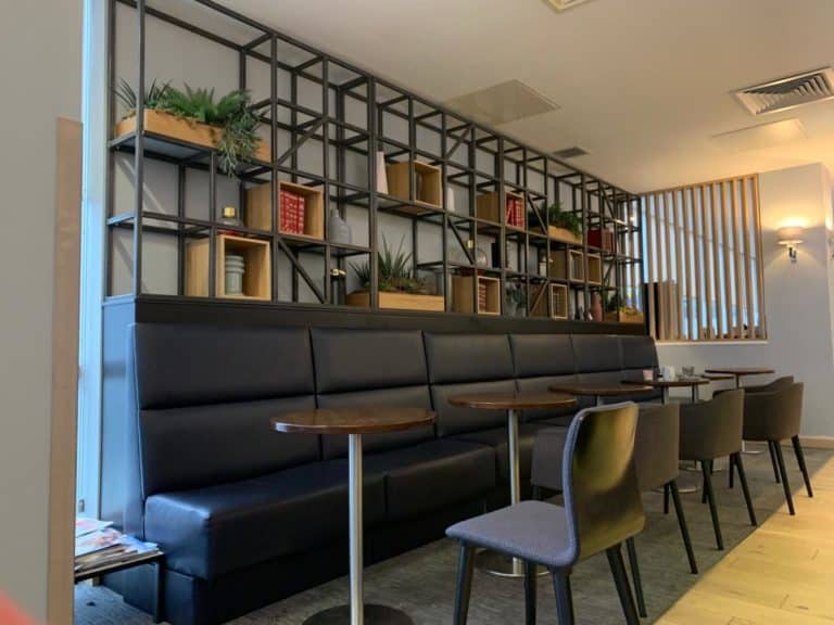 Seating in Club Aspire Gatwick North terminal