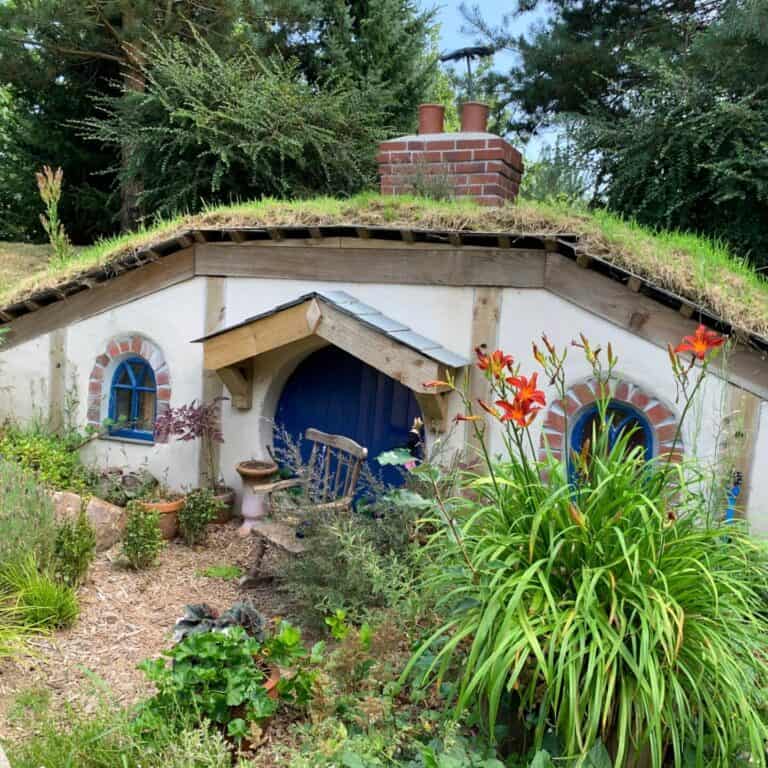 Hobbit style house in Tibbohton Village