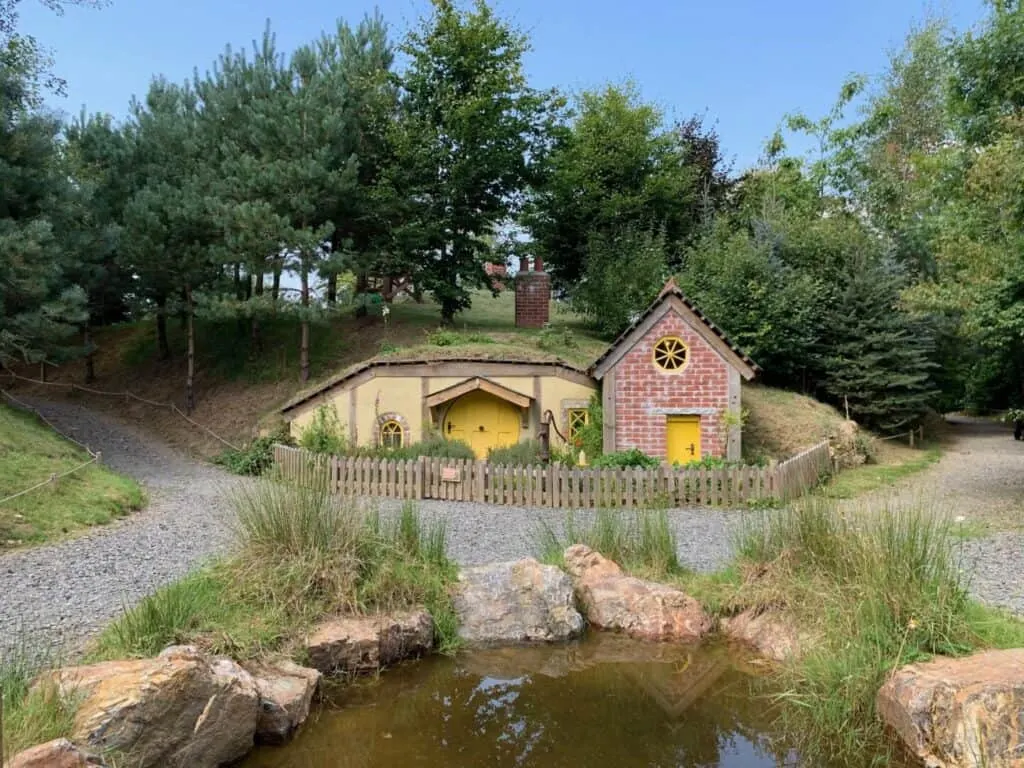 House and pond in centre of Tibbohton Village