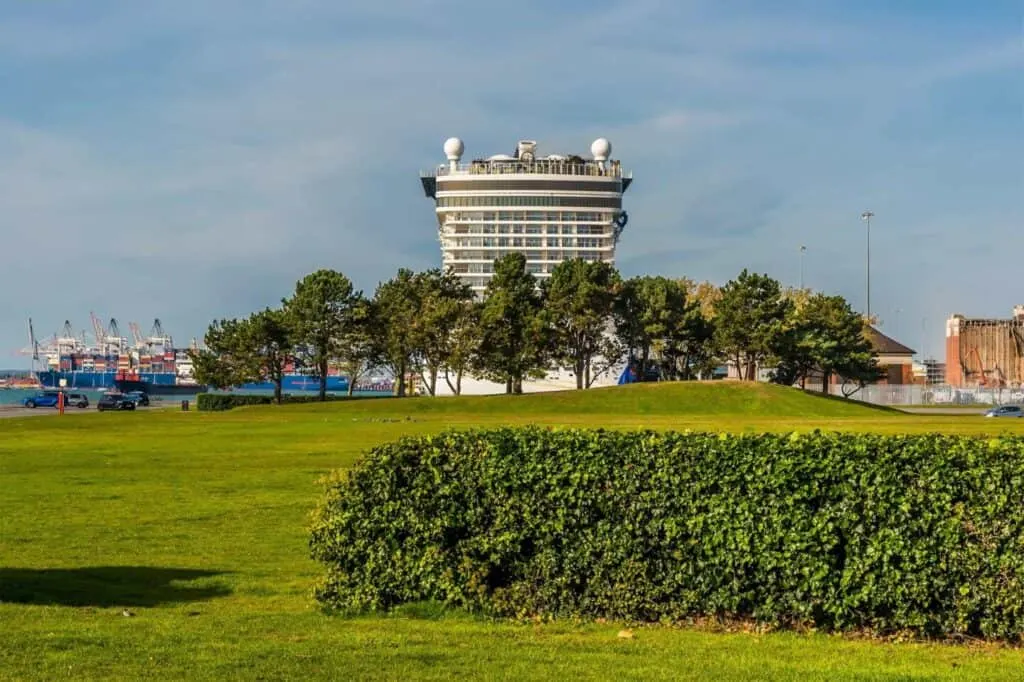 A view across Mayflower Park towards a Cruise ship