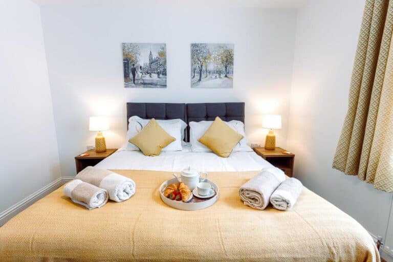 Double bedroom in Chute House holiday let in Exeter city centre