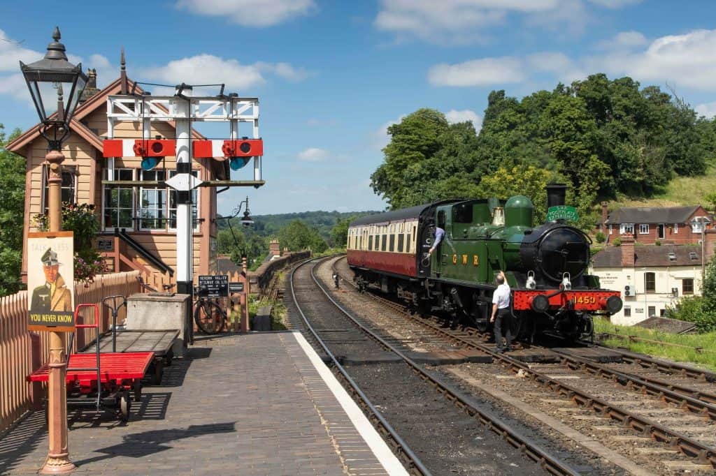GWR Autotank No. 1450 eases past the beautiful Western signals and box into Bewdley with a Footplate Experience course of Friday 22nd June 2018.