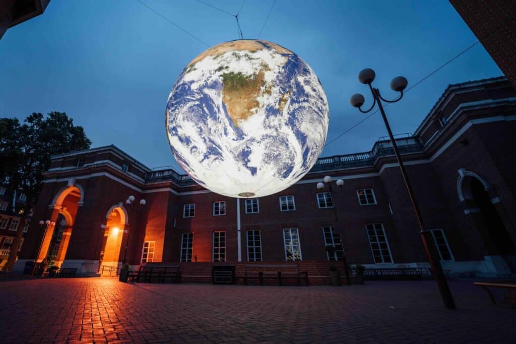 Gaia, a touring artwork by UK artist Luke Jerram, is now on display as part of Kensington and Chelsea Festival. The installation urges a renewed sense of responsibility for taking care of the environment and is at different sites in Kensington and Chelsea until Sunday 14th August, free to visit.  Full details: https://www.kcfestival.co.uk