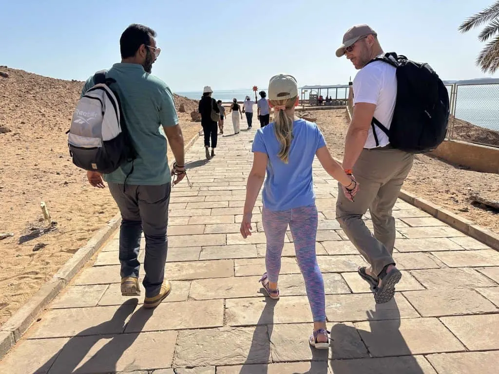 Walking to into the site of Abu Simbel
