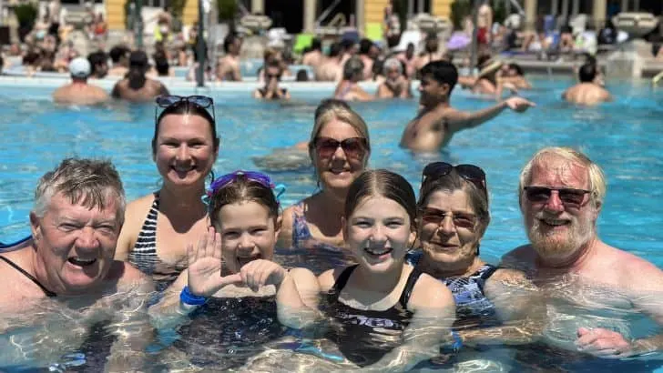 7 day Budapest itinerary & tips for families